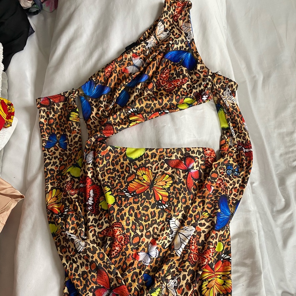 Dress - Picture 2 of 2